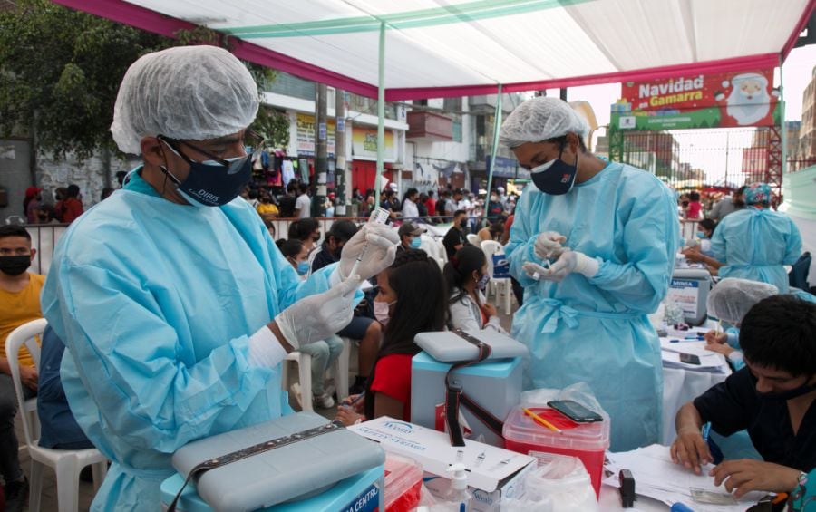 El representante de Fuerza Popular, José Recoba indicó que muchos hospitales se encuentran en malas condiciones, por lo que propuso implementar una red nacional de telemedicina. (Foto: Eduardo Cavero).