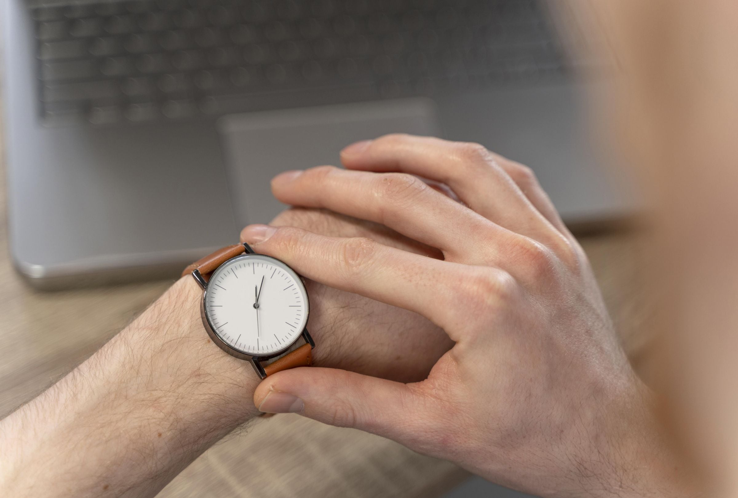 Cuando el reloj marque las 2:00 a.m. del 8 de marzo, se adelantará directamente a las 3:00 a.m. (Crédito: Freepik)