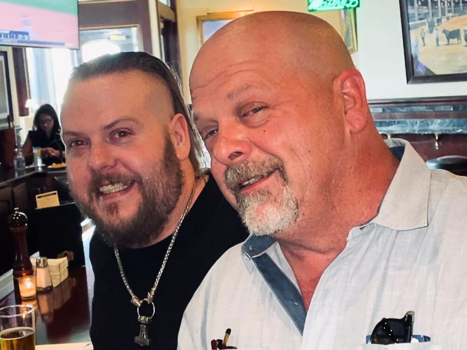 Rick Harrison se pronunció sobre la muerte de su hijo Adam Harrison y pidió privacidad para su familia en este momento doloroso. La estrella de “Pawn Stars” también se refirió a la causa del deceso de su heredero (Foto: Rick Harrison / Instagram)