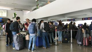 Aerolíneas serían obligadas a pagar indemnizaciones a pasajeros afectados por sobreventa de pasajes