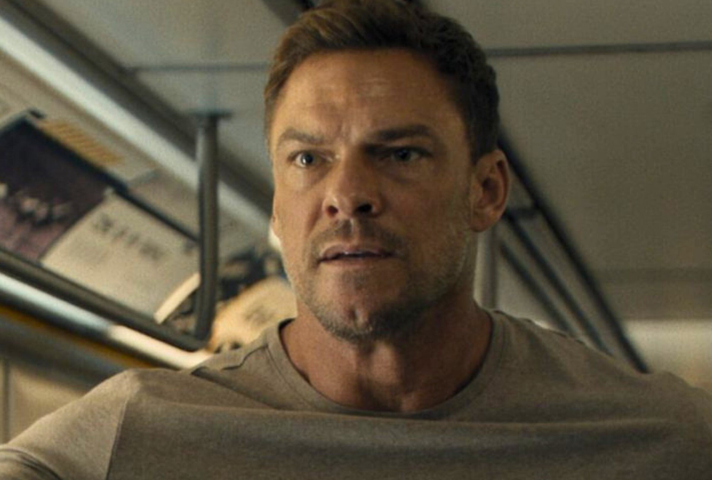 Jack Reacher, interpretado por el actor estadounidense Alan Ritchson, en una escena de la cuarta temporada de la serie "Reacher" (Foto: Amazon MGM Studios)