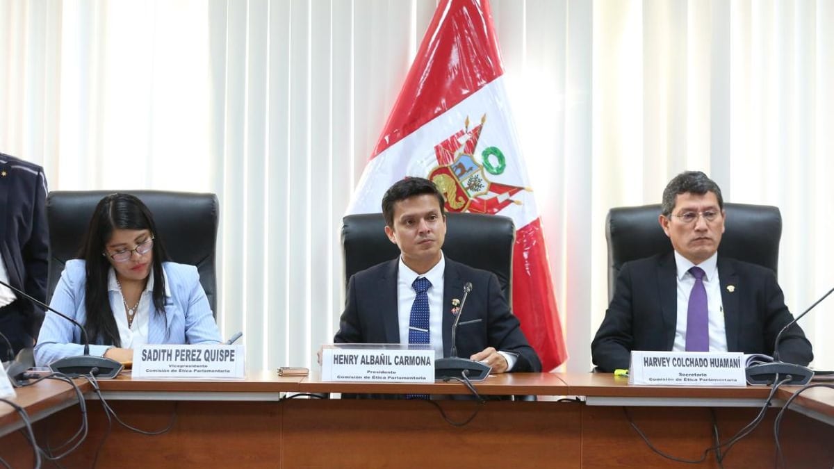 Comisión de Ética aprueba informe que recomienda suspender a Julián Pérez por 120 días