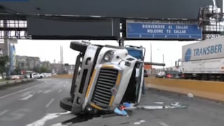 Callao: tráiler se vuelca y provoca congestión en la Av. Faucett, en dirección al aeropuerto