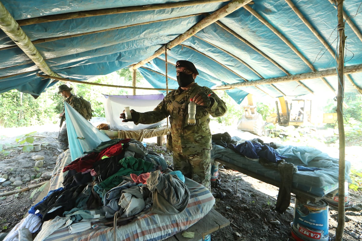 LIMA, LUNES 20 DE JULIO DEL 2020.
OPERATIVO CONTRA LA MINERIA ILEGAL EN LA PAMPA DE MADRE DE DIOS, ESTUVO EL JEFE DEL COMANDO CONJUNTO, GENERAL ASTUDILLO.
FOTOS: ALESSANDRO CURRARINO/EL COMERCIO