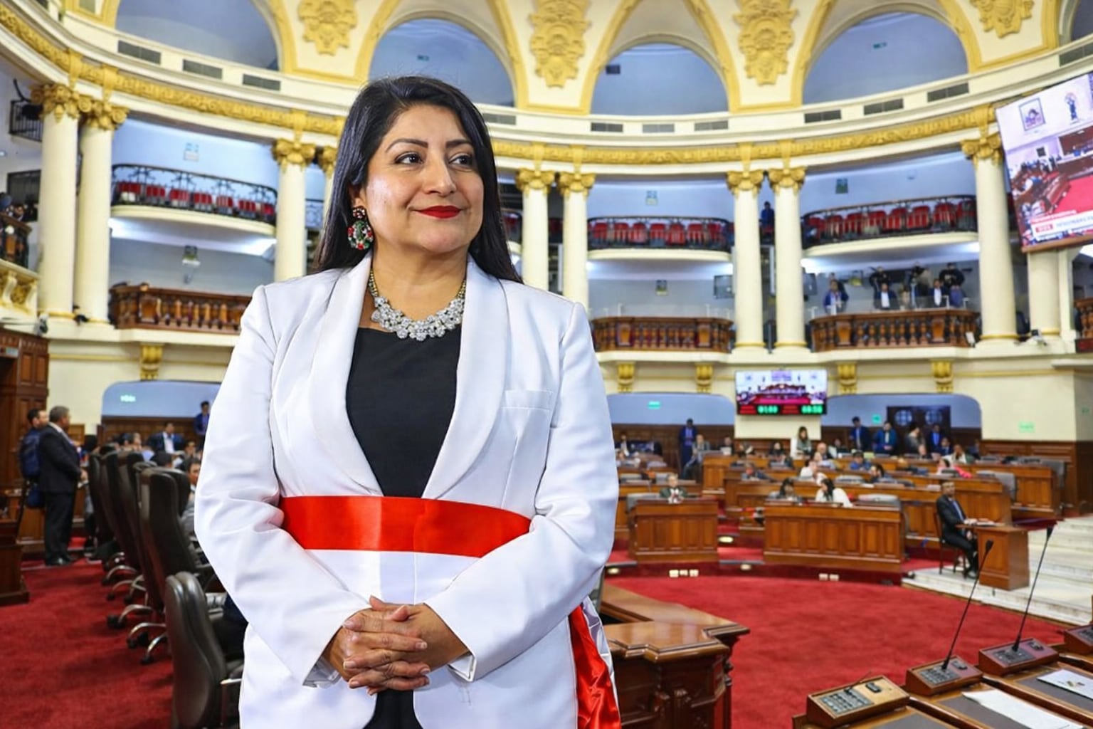 Denisse Miralles y su gabinete ministerial se presentarán en el Congreso para solicitar el voto de confianza. Foto: Composición IA.