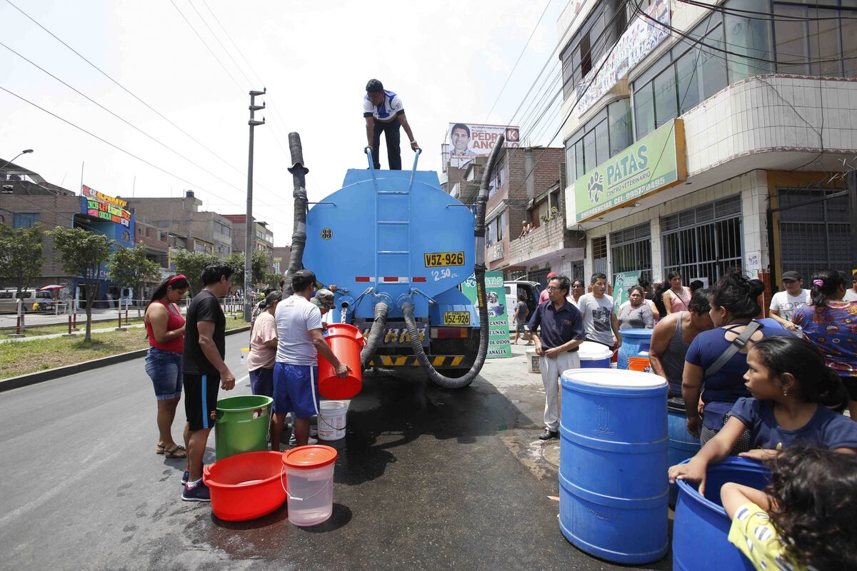 El viernes 6 de octubre el servicio de agua potable quedará interrumpido en sectores de 22 distritos de Lima. (Foto: Jessica Vicente / El Comercio)