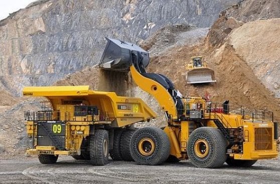 La minera evalúa una futura cotización en Canadá para financiar crecimiento en cobre desde Perú.
