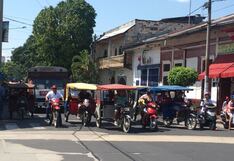 Iquitos: transportistas acatan paro por alza del precio de combustibles y bloquean carretera