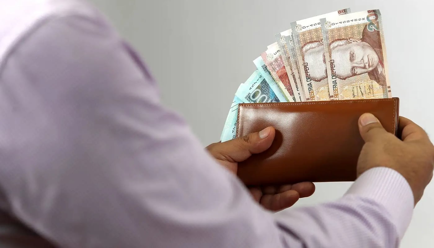 ahora ofrecen productos combinados que integran cuentas sueldo, ahorros y CTS. | Foto: Andina