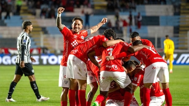 Cienciano derrotó 6-1 a Botafogo en Cusco, por los octavos de final de la Copa Sudamericana. (Foto: EFE)