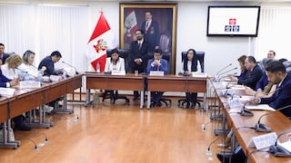 Comisión de Salud convoca a presidenta ejecutiva de EsSalud y al ministro de Trabajo