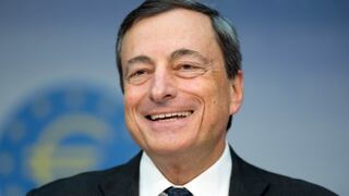 Mario Draghi: Las tasas de interés del BCE permanecerán bajas hacia el 2014
