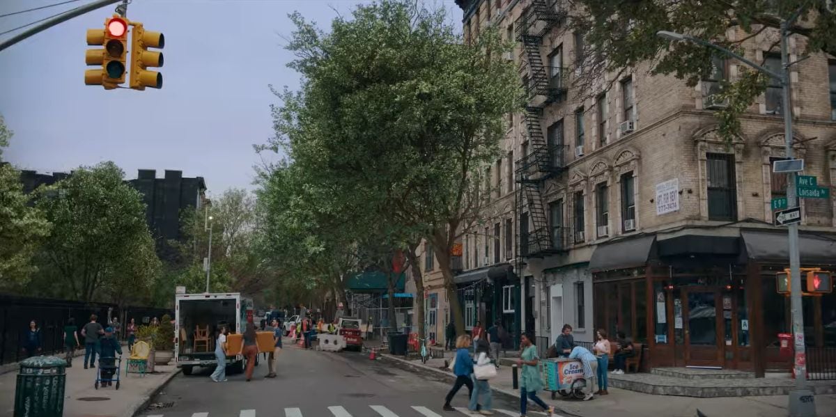 En "Mi lista de deseos", al lado derecho se observa en el primer piso del edificio un establecimiento en Brooklyn (Foto: 3dot productions)