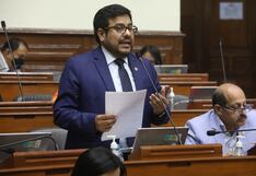 Zeballos dice que renunciará a bancada de Podemos Perú pero después del reparto de comisiones