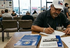 ¿Manejas camiones en Texas y eres inmigrante? Así debes prepararte ahora que el examen es solo en inglés