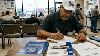 ¿Manejas camiones en Texas y eres inmigrante? Así debes prepararte ahora que el examen es solo en inglés