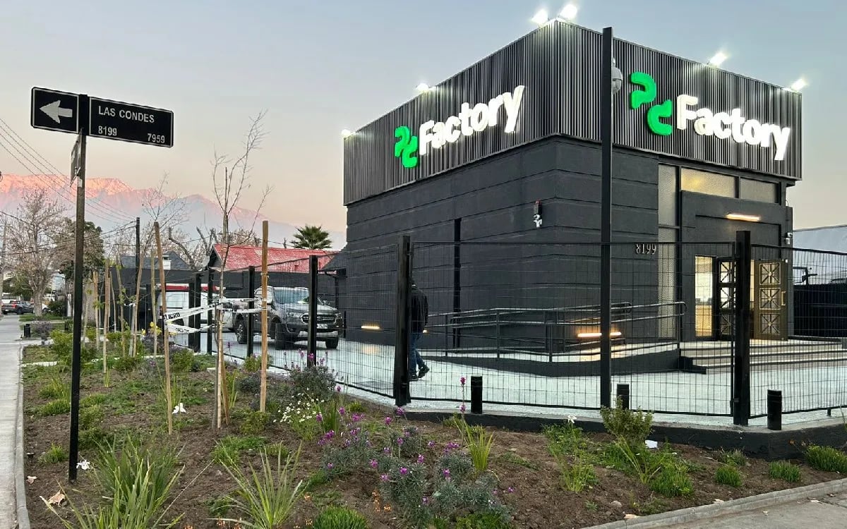 La firma tecnológica chilena ya cumplió su meta inicial de 17 tiendas y evalúa nuevas ubicaciones dependiendo de seguridad, rentas y demanda. Foto: PC Factory / difusión