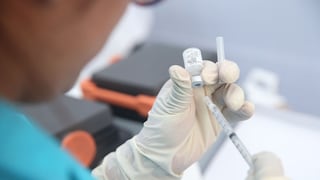 Vacuna para el COVID-19 de BioNTech y Pfizer muestra potencial en ensayos en humanos   