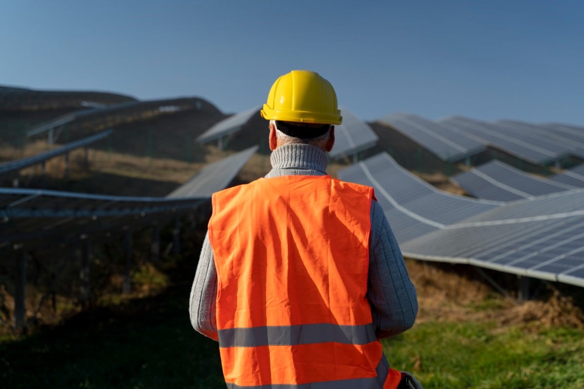 El plan busca transformar miles de acres improductivos en una red de energía limpia, reduciendo costos para agricultores y adaptándose a nuevas restricciones hídricas. (Foto referencial: Freepik)