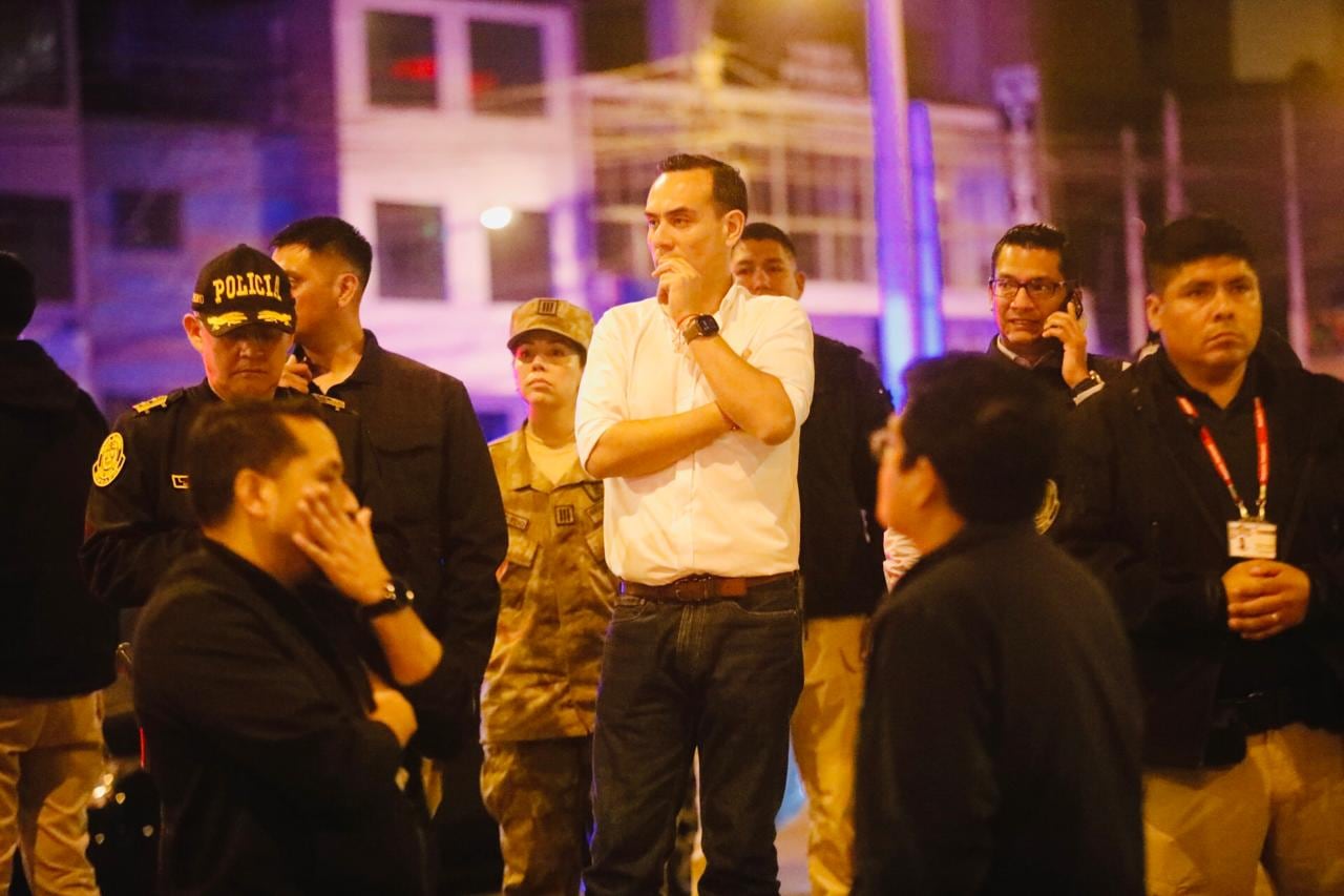 La imagen de cercanía y comunicación digital marcan el estilo político de Jerí Oré. Sus interacciones vía X (antes TWitter) o transmisiones en vivo lo "humanizan" más con la ciudadanía, según expertos. Foto: Presidencia