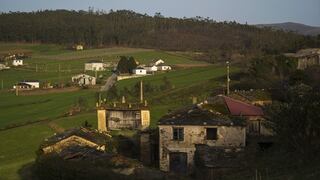 Compre una aldea fantasma en España por US$ 96,000