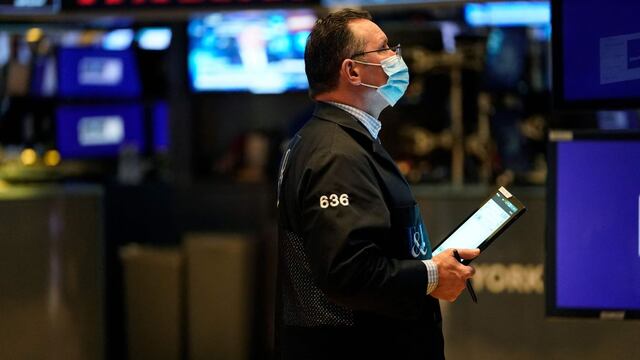 Wall Street cierra en rojo y el Dow Jones pierde un 1.42% por tensiones entre Ucrania y Rusia
