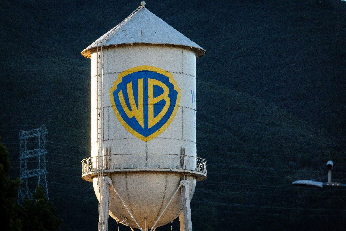 Estudios Warner Bros. en Burbank, California, EE.UU., el viernes 5 de diciembre de 2025. Netflix Inc. acordó comprar Warner Bros. Discovery Inc. en una combinación histórica, uniendo el servicio de streaming de pago dominante en el mundo con uno de los estudios más antiguos y venerados de Hollywood. Fotógrafo: Ethan Swope/Bloomberg