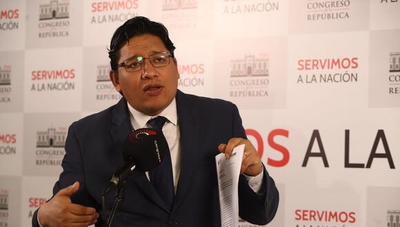Ilich López solicitó formalmente reintegrarse a la bancada de Acción Popular