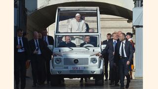 Los vehículos que usa y otros lujosos que guarda el garaje del papa Francisco