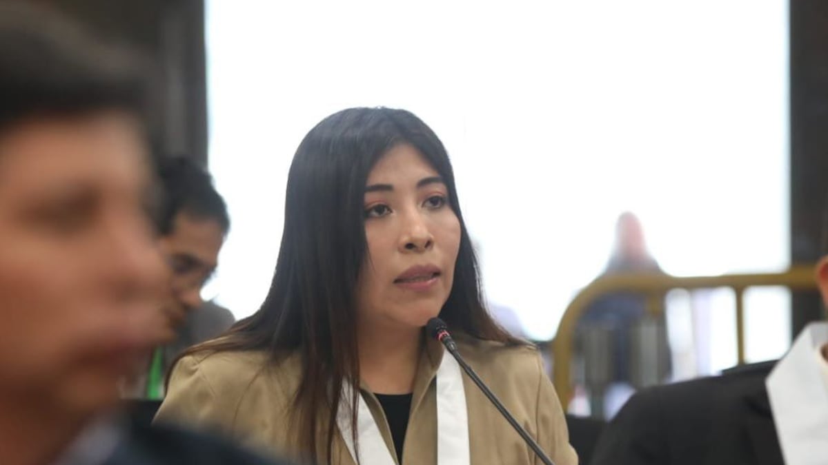 Betssy Chávez: revisarán sus llamadas por presuntas contrataciones de familiares