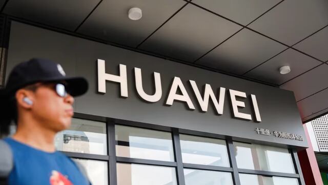 Huawei duplica beneficios netos en 2023 pese a sanciones de EE.UU.