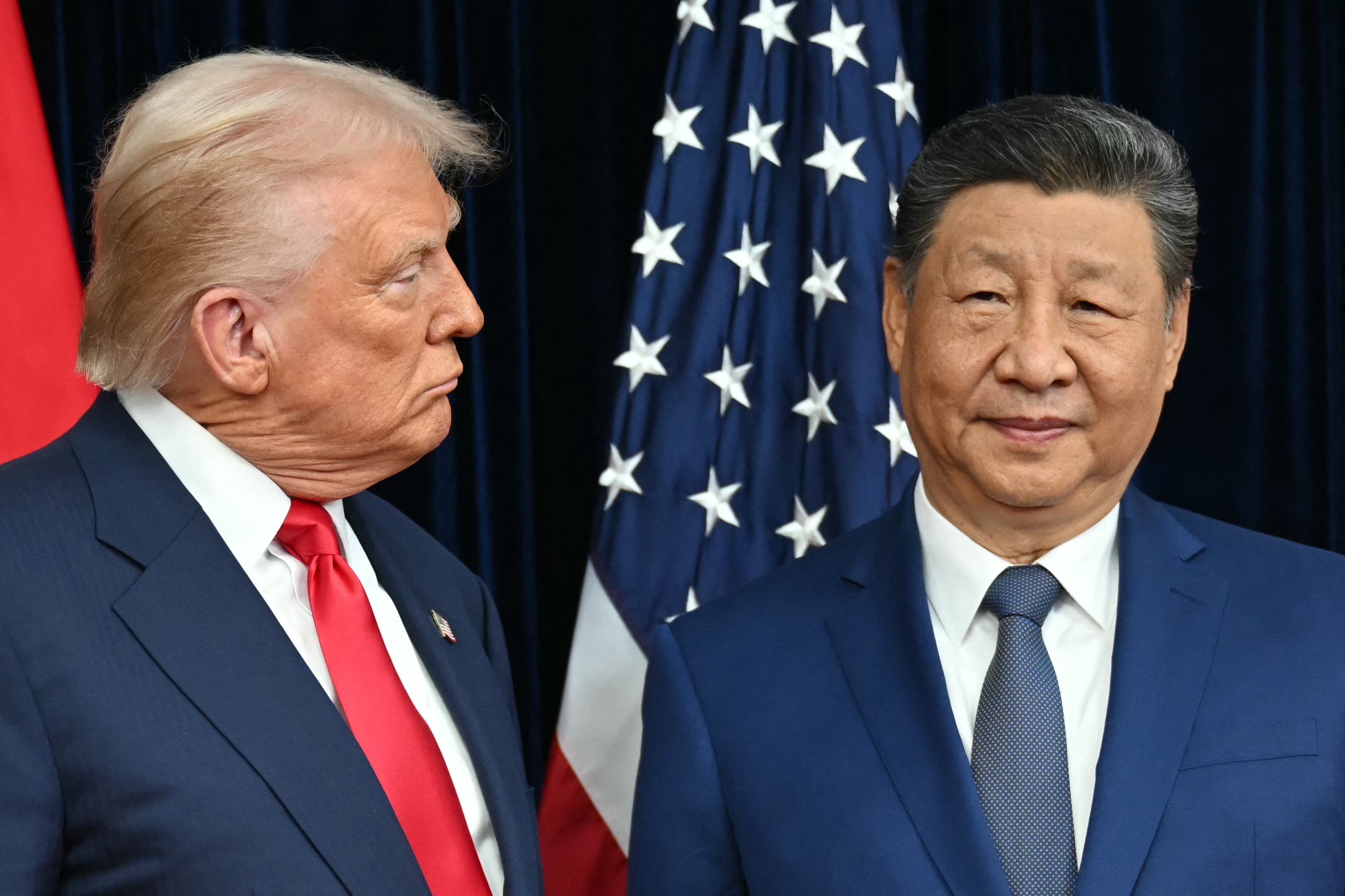 El presidente de Estados Unidos Donald Trump y el presidente de China Xi Jinping en Corea del Sur el 30 de octubre de 2025. (Foto de ANDREW CABALLERO-REYNOLDS / AFP).