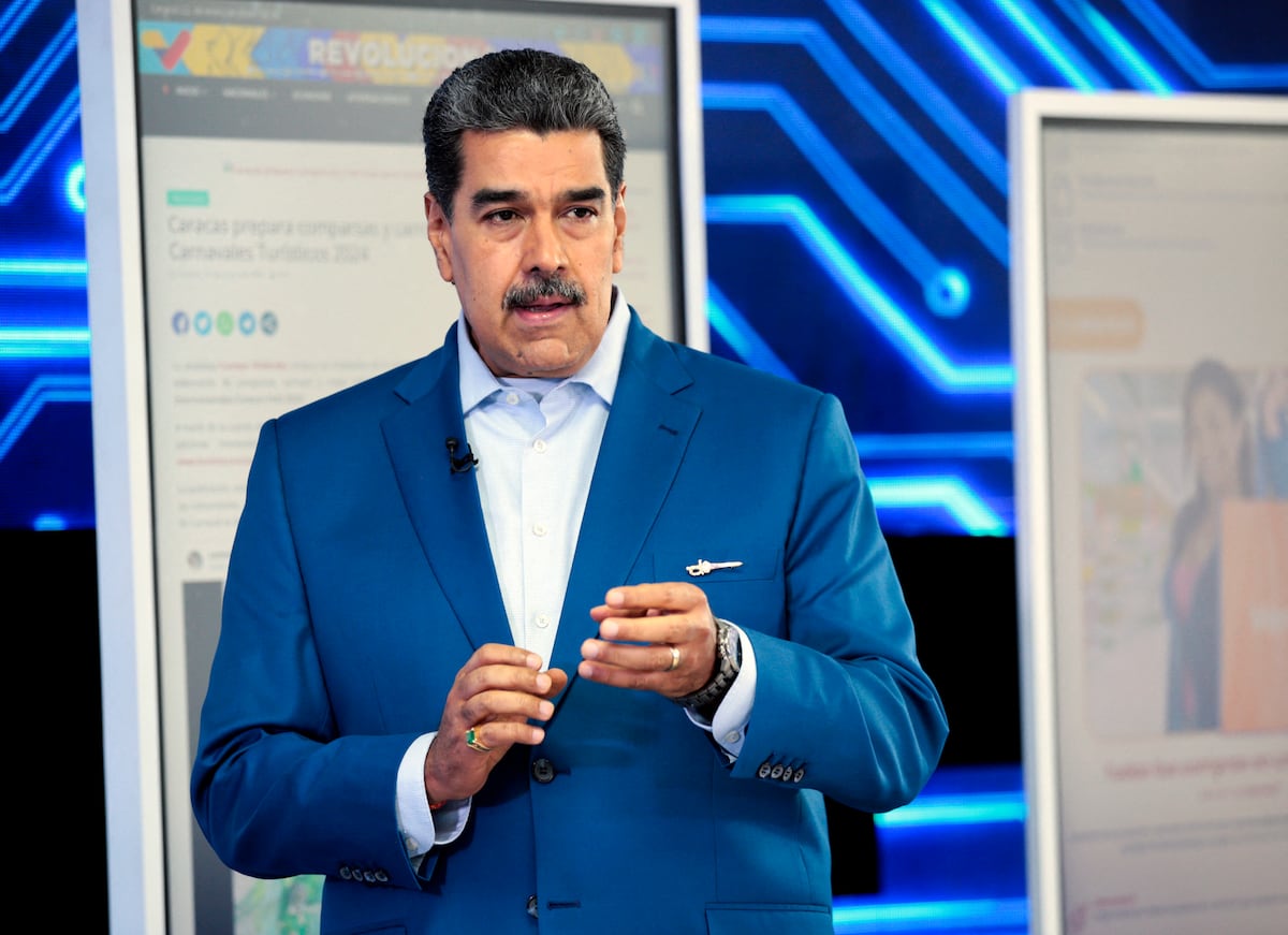 La investigación fue impulsada en 2023 por el fiscal federal Carlos Stornelli, tras denuncias presentadas por el Foro Argentino por la Defensa de la Democracia (FADD) y la Fundación Clooney para la Justicia. (Foto: AFP)