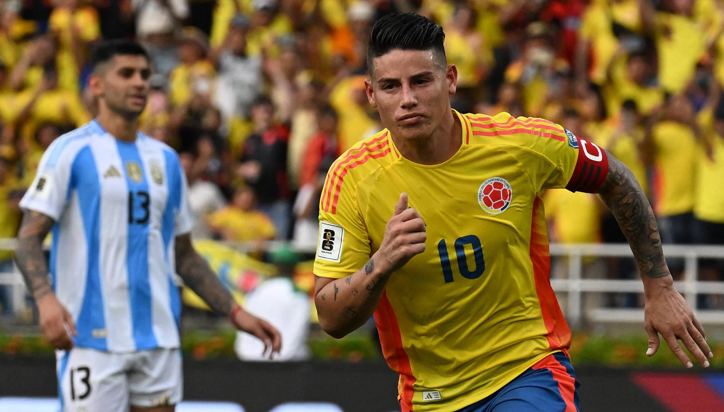 James Rodríguez hizo el tanto de la victoria de Colombia sobre Argentina en el Estadio Metropolitano de Barranquilla (Foto: JOAQUIN SARMIENTO / AFP)