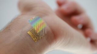 Inventan un tatuaje electrónico que mide el ritmo cardíaco y la temperatura
