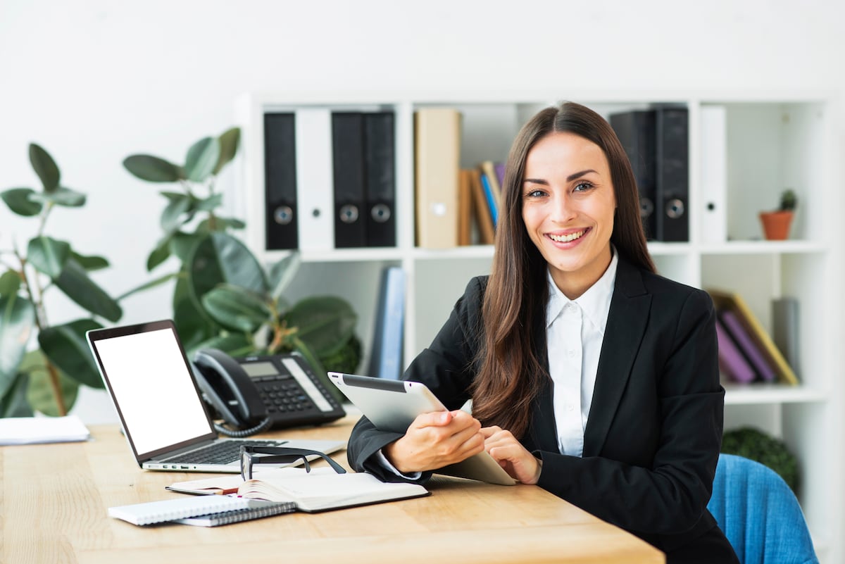 Ningún trabajador querrá pedir un salario absurdo en su entrevista de trabajo; aunque tiene sentido querer mejorar tu ingreso si estás pensando en cambiar de empleo (Foto: ShutterStock)
