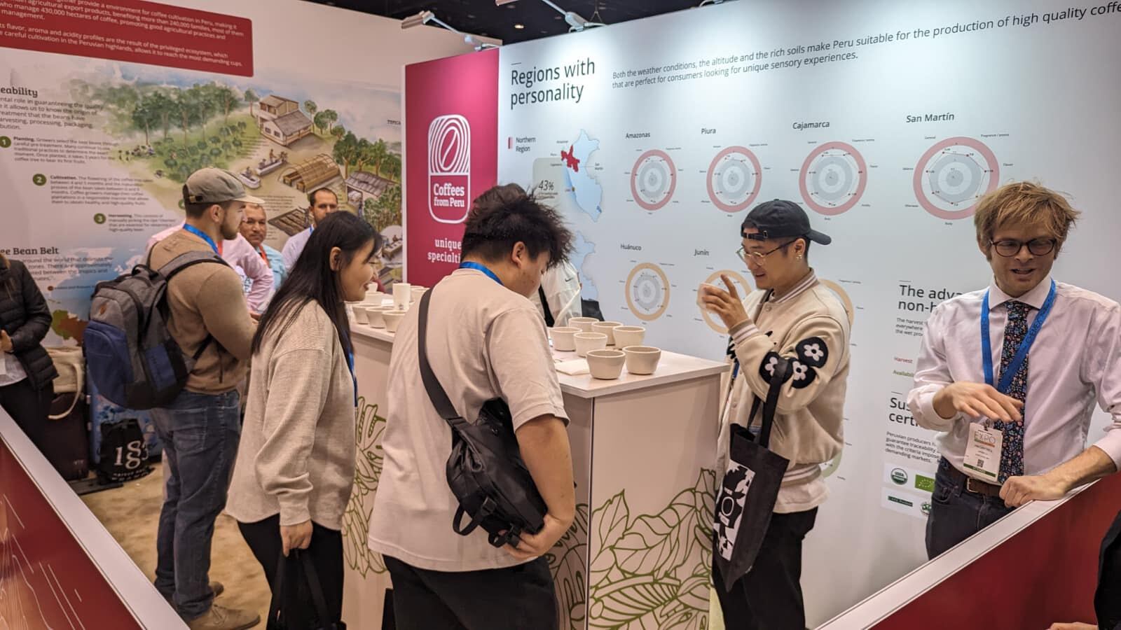 Unos 20 expositores peruanos de regiones cafetaleras presentaron sus cafés de especialidad a compradores internacionales. (Foto: Promperú)