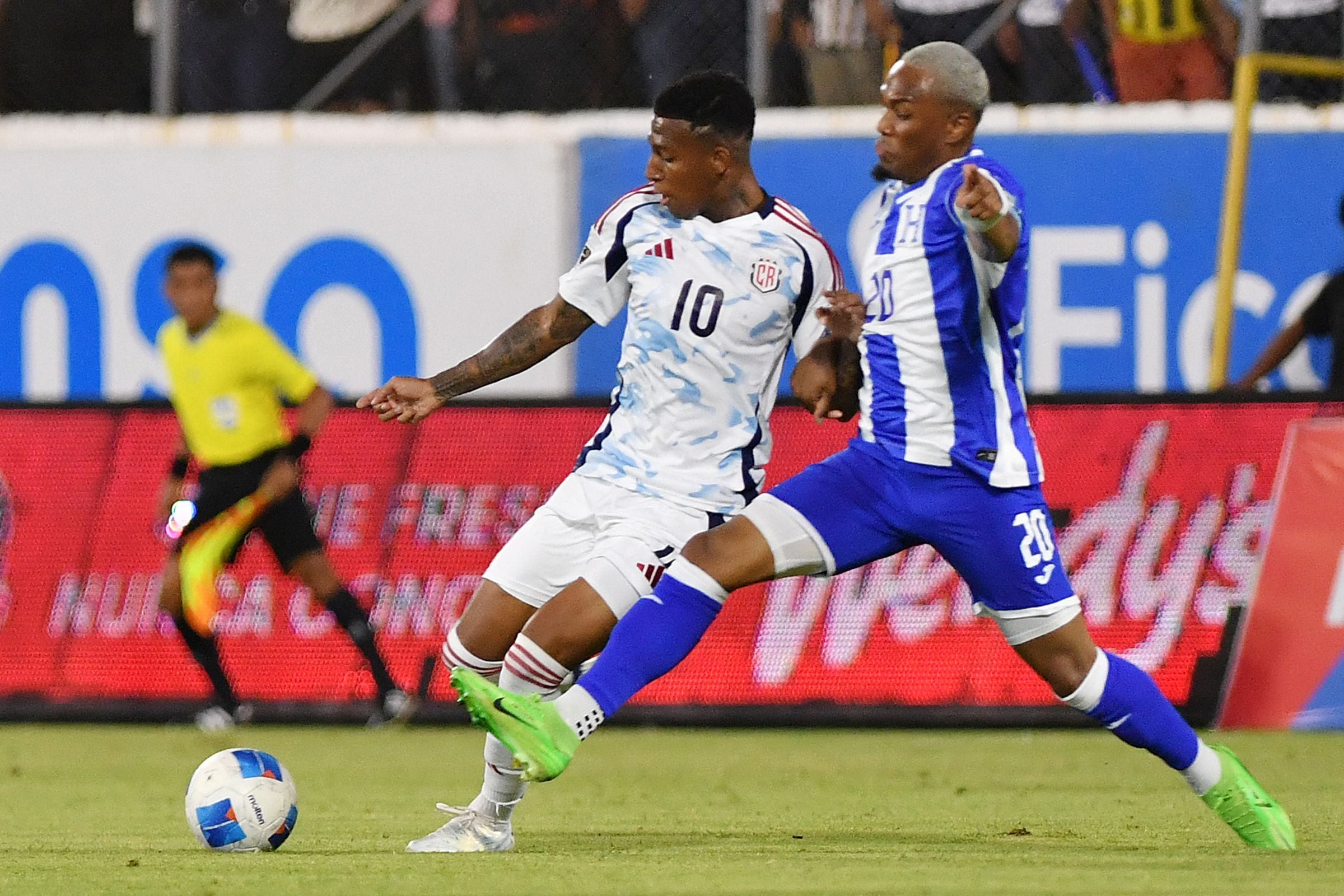 El partido entre Honduras y Costa Rica terminó 0-0 en el Estadio Morazán. (Foto: AFP)