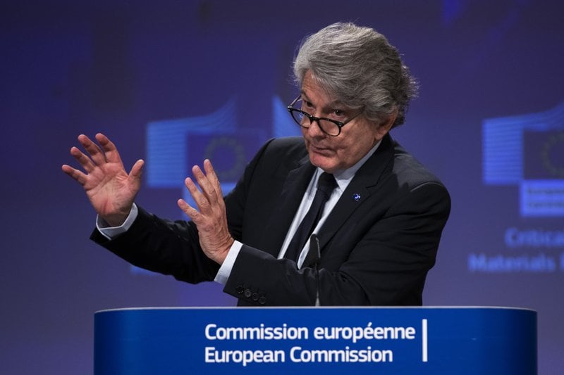 Thierry Breton es una de los cinco europeos que tienen prohibida la entrada en Estados Unidos después de que el Departamento de Estado las acusara de intentar coercionar a las plataformas estadounidenses para censurar puntos de vista con los que no están de acuerdo. (Foto: AP Foto/Francisco Seco, Pool)