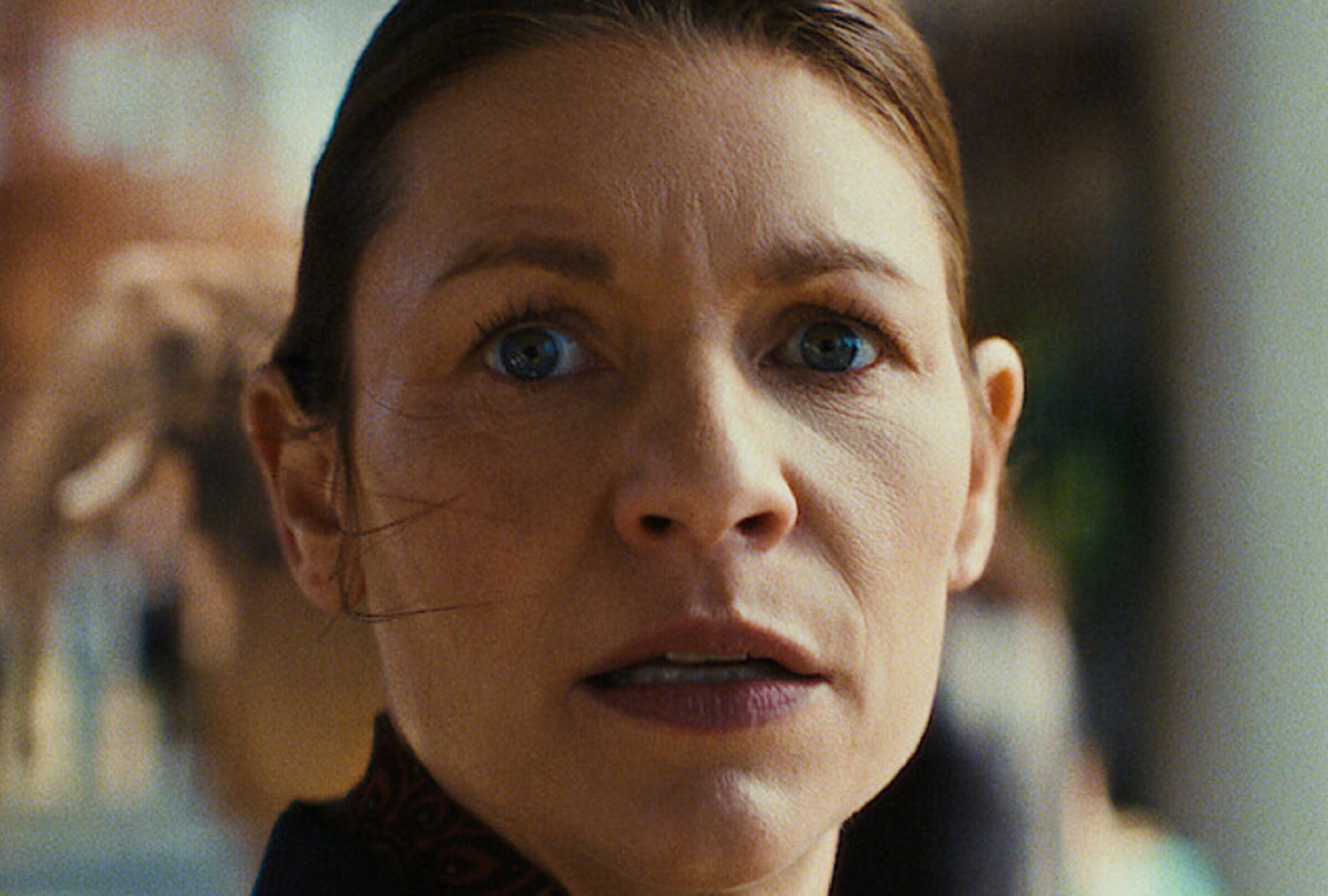 Claire Danes no solo será la protagonista de la segunda temporada de la serie de suspenso psicológico "The Beast in Me", también se desempeñará como productora ejecutiva (Foto: Netflix)