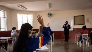 Gobierno aprueba aforo del 100% en colegios y elimina metro de distancia en las aulas