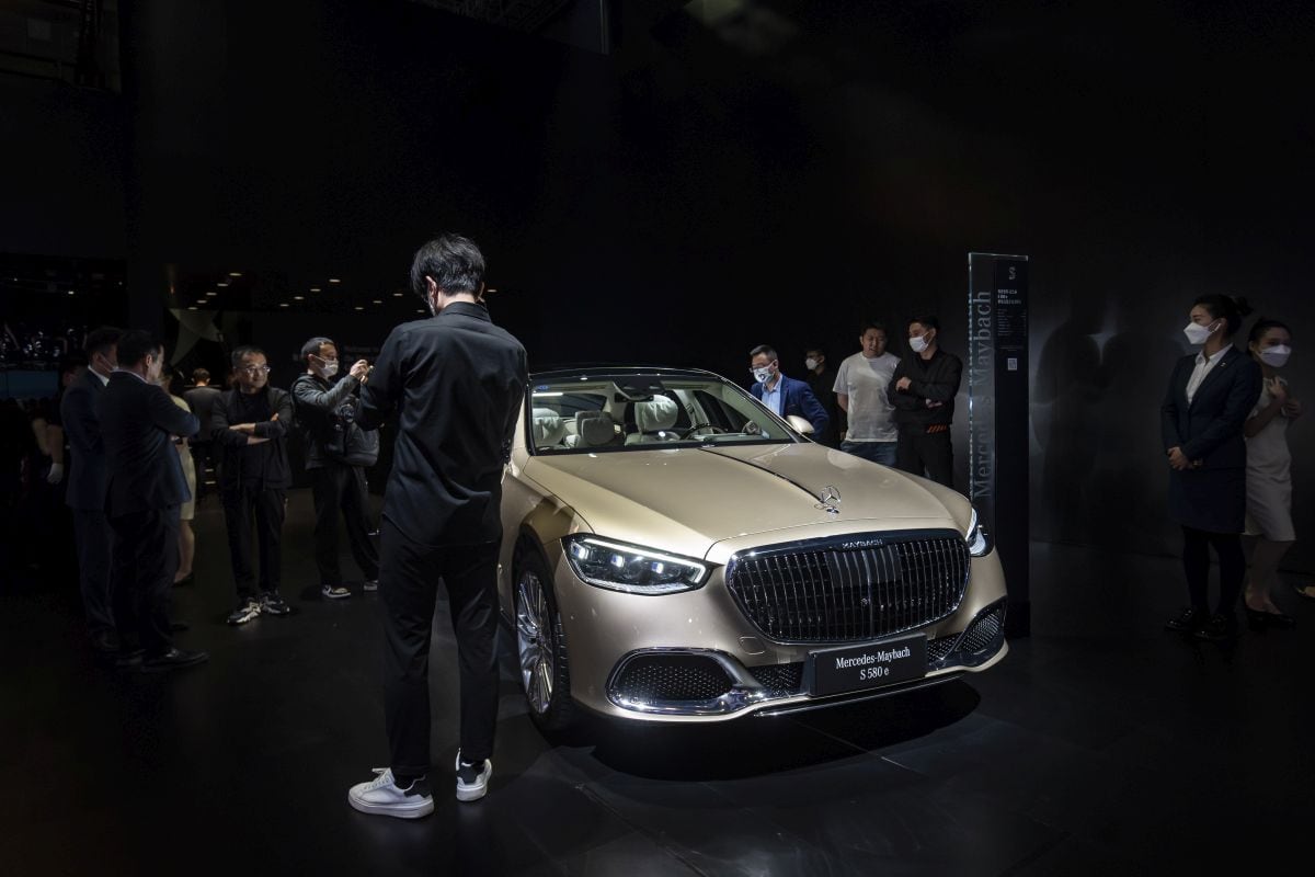 Un sedán de lujo Mercedes-Maybach en el Salón del Automóvil de Shanghái en abril del año pasado. Fotógrafo: Qilai Shen/Bloomberg