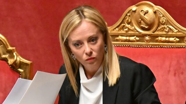 Primera ministra Giorgia Meloni completa su investidura en Parlamento italiano