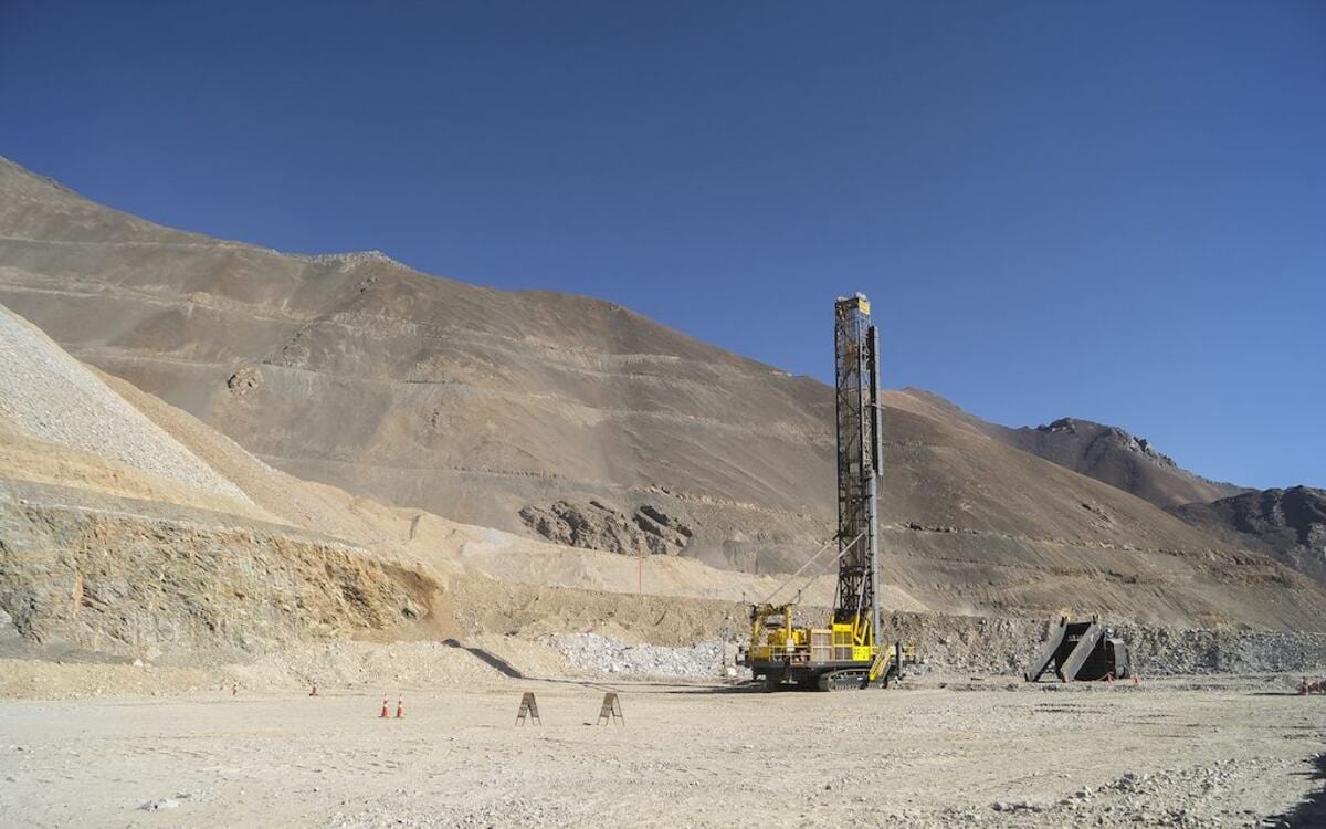 Durante 2021, Hannan invirtió y aún conserva 1,002 km de concesiones mineras de su propiedad absoluta en Valiente, que abarcan terrenos inexplorados con posibles objetivos de pórfido mineralizado en la zona centro-oriental del Perú.