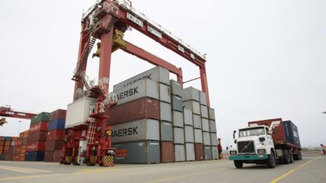 Exportaciones peruanas cayeron 10.9% entre enero y abril, según la CCL