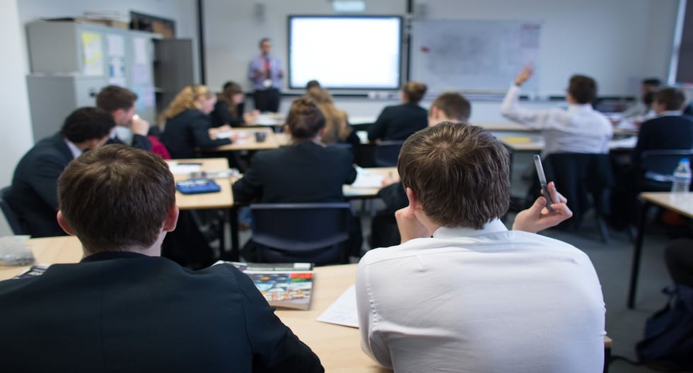 ¡El Futuro es Ahora! Magíster en IA y Tecnología: Las Carreras Más Demandadas y Mejor Remuneradas en Chile