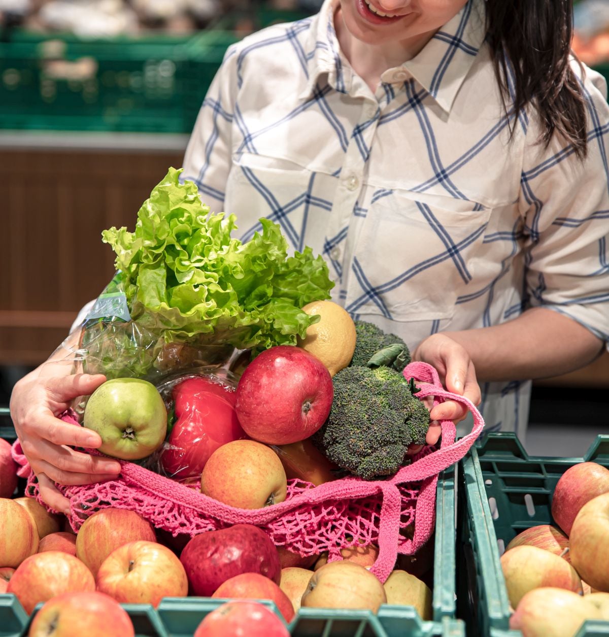 Estos programas de NYC pueden aumentar el poder de compra de quienes usan SNAP/EBT en mercados de agricultores y supermercados participantes (Foto: Magnific)
