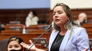 Tania Ramírez renuncia a la Derrama Magisterial tras cuestionamientos por su designación