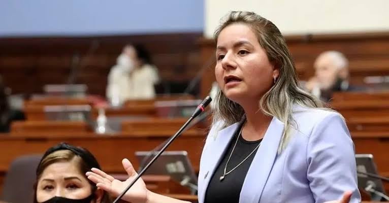 Tania Ramírez renuncia a la Derrama Magisterial tras cuestionamientos por su designación. Foto: Congreso