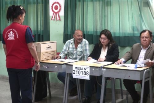 Reggiardo advirtió que, de persistir la afectación al derecho al voto, se interpondrán las acciones constitucionales correspondientes ante el Tribunal Constitucional. Foto: JNE.
